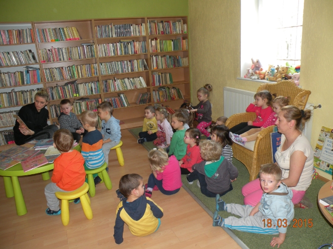 Poranek w bibliotece
